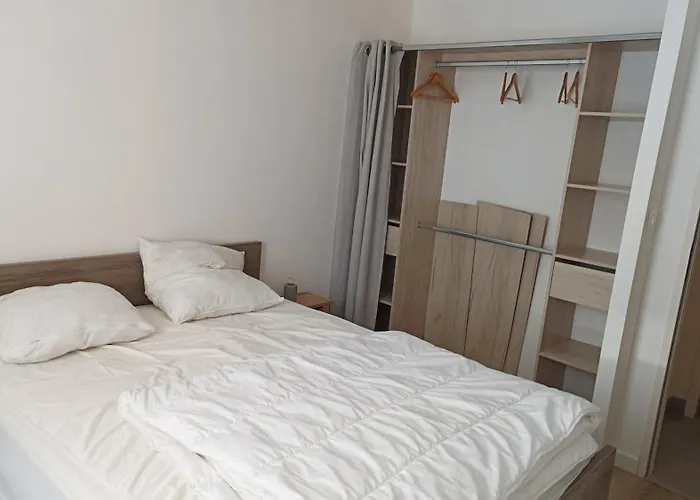 아파트 Jolie Maison Au Calme 생장드몽